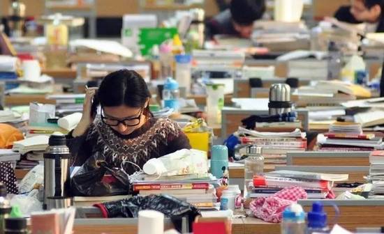 ϣ2014ǰ20꣬҇Tʿоԇһֱأ˔ƽÿ10f-15fˡ2014оԇ˔F»ֶĿПm“”