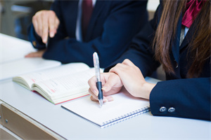 在職研究生和全日制研究生畢業(yè)證書區(qū)別.jpg 在職研究生和全日制研究生畢業(yè)證書區(qū)別.jpg